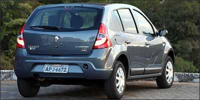 Linhas da traseira agradam bastante com lanternas bem dimensionadas e pára-choque na cor do carro Linhas da traseira agradam bastante com lanternas bem dimensionadas e pára-choque na cor do carro