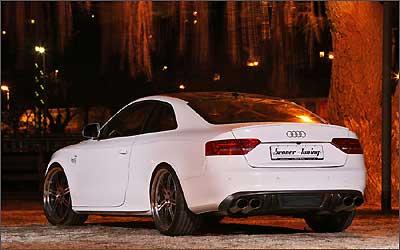 As belas rodas aro 21 concorrem com as linhas esculpidas do Audi S5 As belas rodas aro 21 concorrem com as linhas esculpidas do Audi S5