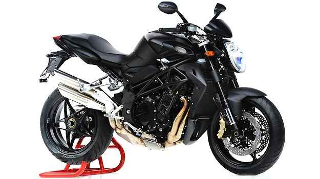 A Brutale tem farol assimétrico e propulsor propositalmente à mostra (Fotos: Dafra MV Agusta/EM/D.A PRESS) A Brutale tem farol assimétrico e propulsor propositalmente à mostra (Fotos: Dafra MV Agusta/EM/D.A PRESS)