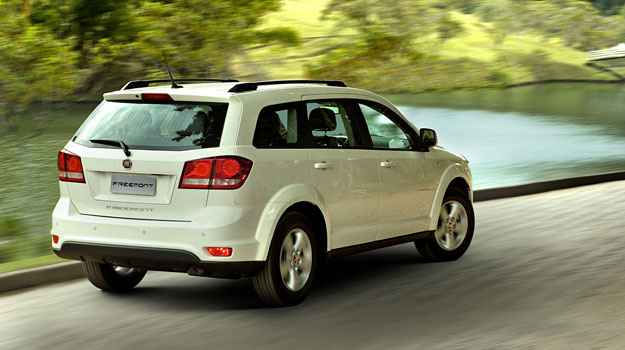 Lanternas em LEDs e estilo retilíneo que promete durar até a nova geração em 2014 (Fiat/Divulgação)