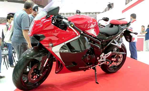 A esportiva GT 650R tem op��o de acabamento em fibra de carbono (Fotos: T�o Mascarenhas/EM/D.A PRESS)