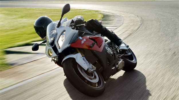 Far�is s�o assim�tricos, criando identidade estil�stica (BMW/Divulga��o)
