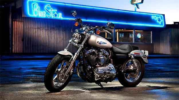 A Sportster Custom tem motor de 1.200cm� (Fotos: Harley-Davidson/Divulga��o)