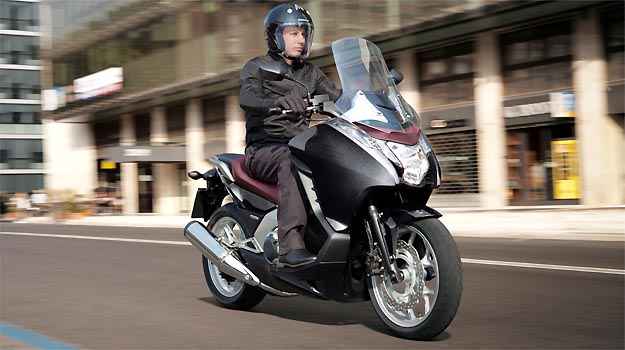 O c�mbio � automatizado, mas pode ser utilizado manualmente (Fotos: Honda/Divulga��o)