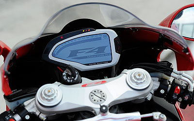 Carenagem tem bolha, para-brisa e painel conta com visor digital (Agência Millagro/MV Augusta/Divulgação) Carenagem tem bolha, para-brisa e painel conta com visor digital (Agência Millagro/MV Augusta/Divulgação)