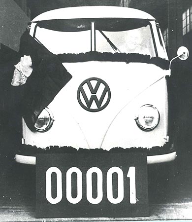 Primeira Kombi montada no Brasil em 1957 (Volkswagen/Divulgação)