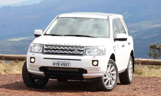 Comparado ao Evoque, o Freelander perde em estilo e tecnologia (Marlos Ney Vidal/EM)