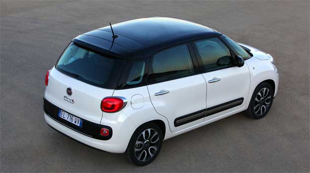 Ampla área envidraçada e teto solar proporcionam boa iluminação e visibilidade (Fiat/divulgação) Ampla área envidraçada e teto solar proporcionam boa iluminação e visibilidade (Fiat/divulgação)