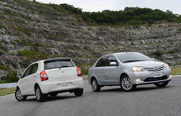 Toyota Etios é voltado para mercados emergentes e terá motores 1.3 e 1.5 no hatch e apenas o de maior potência no sedã. Eles terão de série ABS e airbags frontais e opção de somente câmbio manual (Toyota Divulgação)
