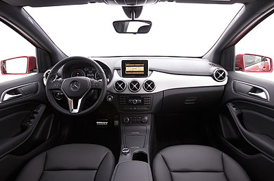 Alavanca do câmbio fica atrás do volante s saídas de ar parecem turbinas (Malagrine Estudio/Mercedes-Benz/Divulgação) Alavanca do câmbio fica atrás do volante s saídas de ar parecem turbinas (Malagrine Estudio/Mercedes-Benz/Divulgação)