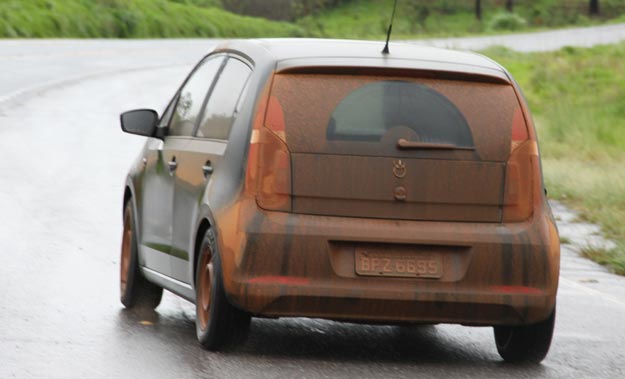 Os retrovisores são iguais aos usados no Gol G5 (Arquivo Pessoal)