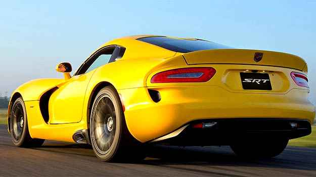 Aerofólio incorporado à carroceira e lanternas com luzes de LED