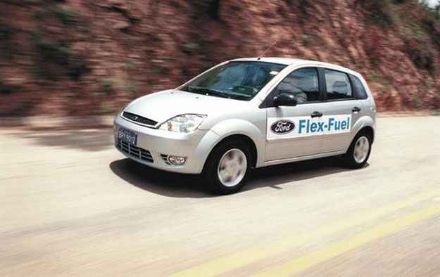 A Ford foi a primeira a apresentar o sistema flex no Fiesta, por�m demorou a lan��-lo no mercado (Ford/Divulga��o)