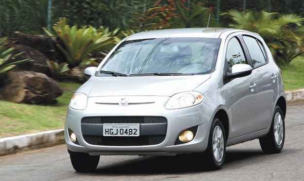 Novos motores do Fiat Palio 1.0 tem consumo mais alto do que o s� a gasolina (Marlos Ney Vidal/Em/D.A Press)