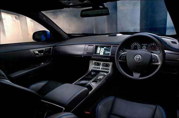 Interior sofisticado tem sistema de �udio com 17 alto-falantes, navega��o e conectividade (Jaguar/Divulga��o)
