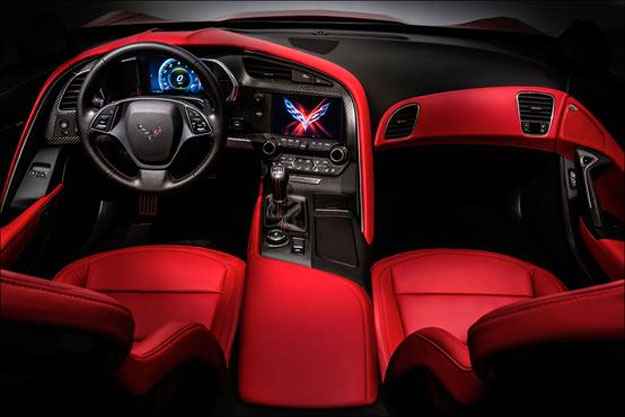 O motorista tem um verdadeiro cockpit à sua disposição, com o conta-giros em destaque (General Motors/Divulgação) O motorista tem um verdadeiro cockpit à sua disposição, com o conta-giros em destaque (General Motors/Divulgação)