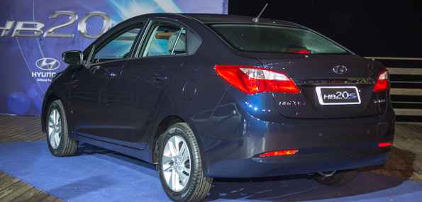 Design do sedã segue as mesmas linhas que fazem sucesso no hatch (Divulgação) Design do sedã segue as mesmas linhas que fazem sucesso no hatch (Divulgação)