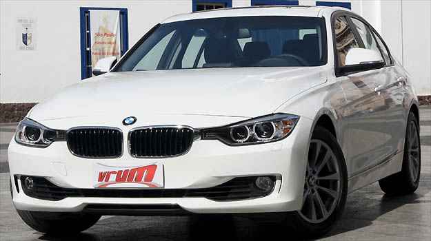 Série 3, da BMW foi um dos beneficiados com a entrada no Inovar-Auto e agora custa a partir de R$ 124.950. O 116i teve redução de R$ 15 mil e hoje está abaixo dos R$ 90 mil (Marcello Oliveira/EM/D.A PRESS) Série 3, da BMW foi um dos beneficiados com a entrada no Inovar-Auto e agora custa a partir de R$ 124.950. O 116i teve redução de R$ 15 mil e hoje está abaixo dos R$ 90 mil (Marcello Oliveira/EM/D.A PRESS)