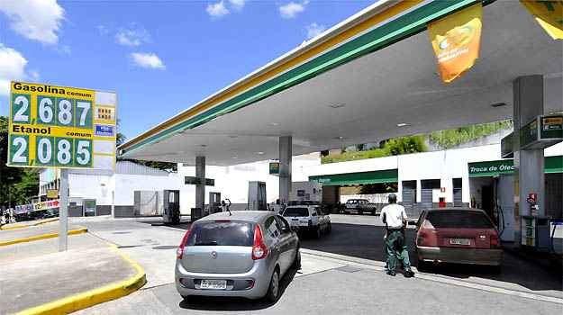 Com preço próximo ao da gasolina, etanol fica em desvantagem para o consumidor (Juarez Rodrigues/EM/D.A PRESS) Com preço próximo ao da gasolina, etanol fica em desvantagem para o consumidor (Juarez Rodrigues/EM/D.A PRESS)
