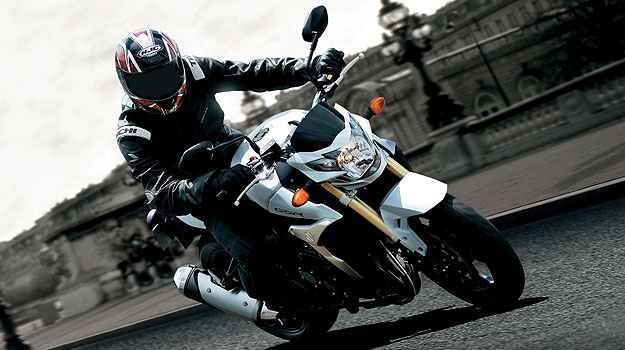 O sistema de freios ABS é de série na GSR 750 (Suzuki/Divulgação) O sistema de freios ABS é de série na GSR 750 (Suzuki/Divulgação)