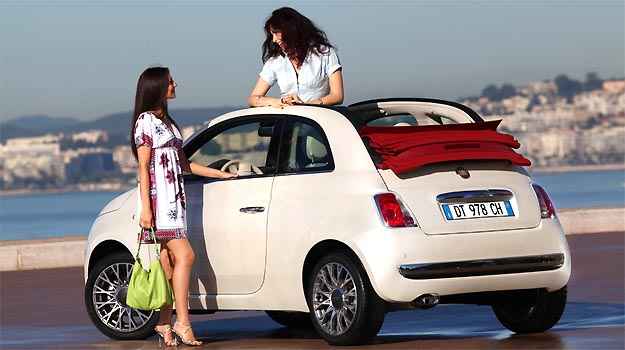 Capota retrátil do Fiat 500 confere charme especial ao modelo (Fiat/Divulgação) Capota retrátil do Fiat 500 confere charme especial ao modelo (Fiat/Divulgação)