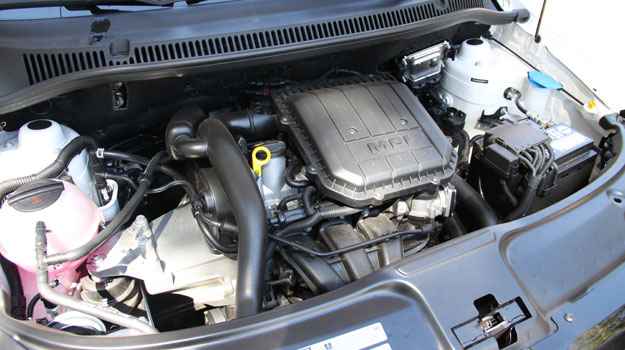 Moderno motor de três cilindros transformou o hatch em um carro muito mais esperto (Marlos Ney Vidal/EM/D.A Press) Moderno motor de três cilindros transformou o hatch em um carro muito mais esperto (Marlos Ney Vidal/EM/D.A Press)