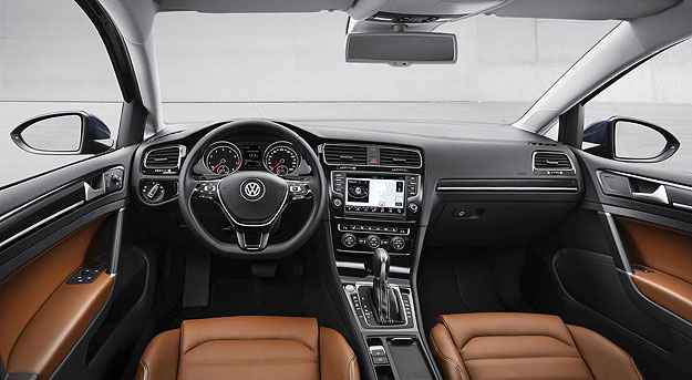 Interior bicolor da versão Highline do novo Golf (Volkswagen/Divulgação) Interior bicolor da versão Highline do novo Golf (Volkswagen/Divulgação)