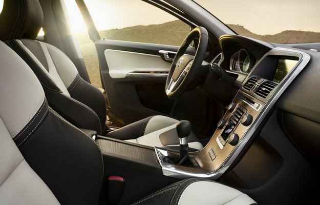 No interior, o painel de instrumentos ganhou novas funções (Volvo/divulgação) No interior, o painel de instrumentos ganhou novas funções (Volvo/divulgação)
