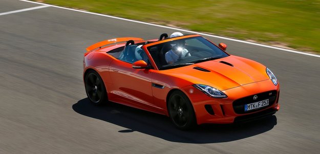 A opção mais barata chega por R$ 419.900 (Jaguar/divulgação) A opção mais barata chega por R$ 419.900 (Jaguar/divulgação)