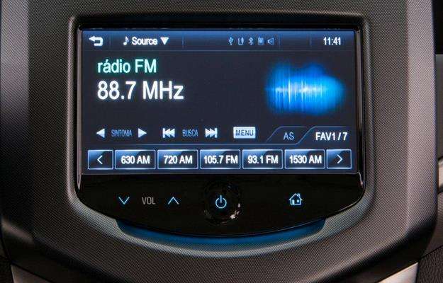 MyLink permite que o condutor importe músicas, fotos vídeos e aplicativos do celular para o carro (Chevrolet/divulgação) MyLink permite que o condutor importe músicas, fotos vídeos e aplicativos do celular para o carro (Chevrolet/divulgação)