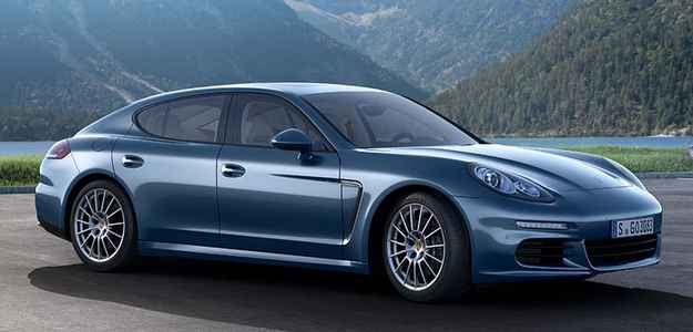 Sedã ganhou 50 cv de potência e passa a desenvolver 300 cv (Porsche/divulgação) Sedã ganhou 50 cv de potência e passa a desenvolver 300 cv (Porsche/divulgação)