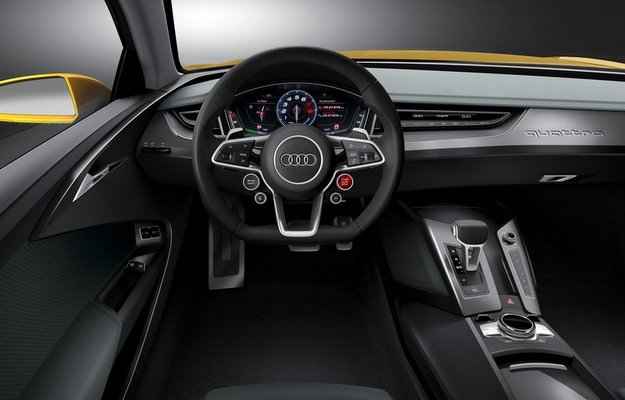 Internamente se destacam o painel de instrumentos digital e volante multifuncional (Audi/divulgação) Internamente se destacam o painel de instrumentos digital e volante multifuncional (Audi/divulgação)