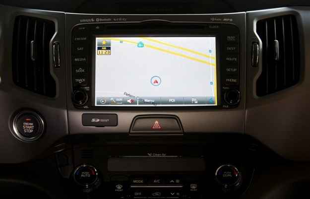 GPS integrado ao painel de série nas versões top de linha (Kia/Divulgação)