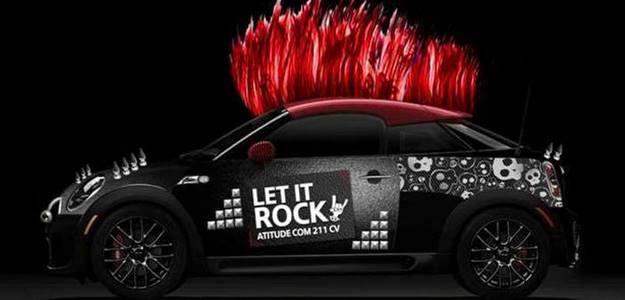 O John Cooper Works é inspirado no rock e aparece customizado de punk (Mini/divulgação) O John Cooper Works é inspirado no rock e aparece customizado de punk (Mini/divulgação)