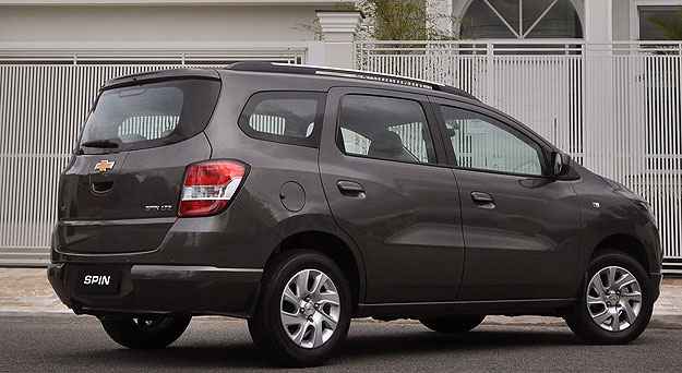 ... mas deu lugar ao Chevrolet Spin LT. O Zafira também foi eliminado pelo mesmo carro, na versão LTZ (Marlos Ney Vidal/EM/D.A Press) ... mas deu lugar ao Chevrolet Spin LT. O Zafira também foi eliminado pelo mesmo carro, na versão LTZ (Marlos Ney Vidal/EM/D.A Press)