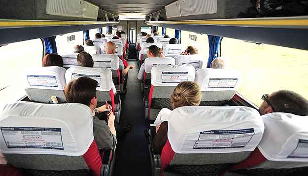 Ar-condicionado, bancos de couro e Wi-Fi para os viajantes (Viação Cometa/Divulgação) Ar-condicionado, bancos de couro e Wi-Fi para os viajantes (Viação Cometa/Divulgação)