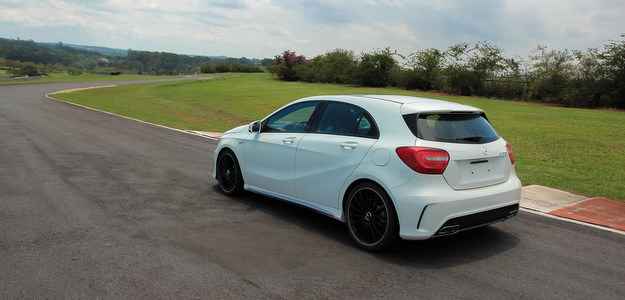 Modelo acelera até os 100 km/h em 4,6 segundos. (Mercedes/divulgação) Modelo acelera até os 100 km/h em 4,6 segundos. (Mercedes/divulgação)