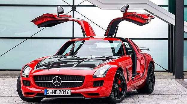 Para marcar o fim da produção do SLS AMG, a Mercedes-Benz criou a edição especial GT Final Edition (Mercedes-Benz/Divulgação) Para marcar o fim da produção do SLS AMG, a Mercedes-Benz criou a edição especial GT Final Edition (Mercedes-Benz/Divulgação)