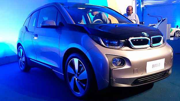 Primeira exibição do elétrico i3 no Brasil. Carro chega no próximo ano (Marcello Oliveira/EM/D.A Press) Primeira exibição do elétrico i3 no Brasil. Carro chega no próximo ano (Marcello Oliveira/EM/D.A Press)