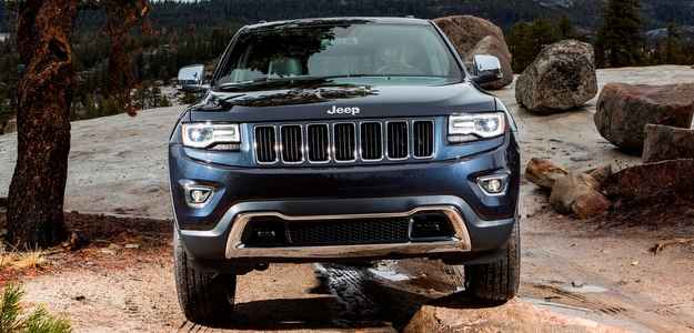 A mudança no visual inclui a grade frontal e os faróis de LED (Chrysler/Divulgação ) A mudança no visual inclui a grade frontal e os faróis de LED (Chrysler/Divulgação )