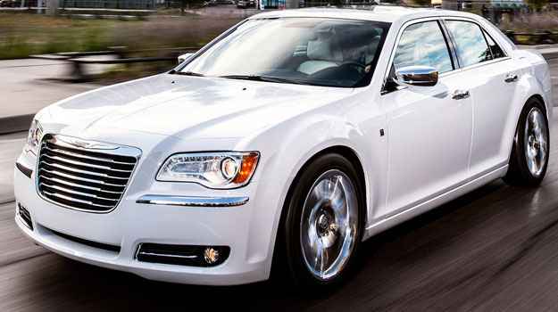 Chrysler 300 (Divulgação) Chrysler 300 (Divulgação)