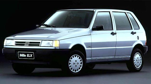 Mille ELX era um popular de 'luxo', que tinha o ar condicionado como apelo de vendas (Fiat/Divulgação) Mille ELX era um popular de 'luxo', que tinha o ar condicionado como apelo de vendas (Fiat/Divulgação)