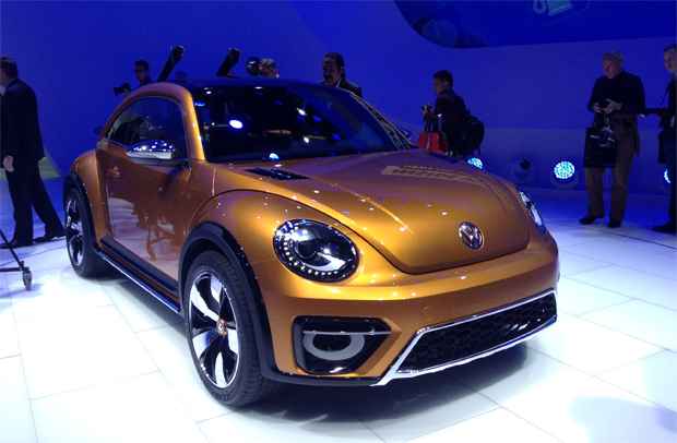 VW BEETLE DUNE
OVWBeetle Dune é um fusquinha para encarar as dunas. Equipado com motor do RLine de 210 cv e transmissão de dupla embreagem e seis velocidades, o fusca %u201Cé uma brasa%u201D! (Marcus Celestino/EM/D.A. Press ) VW BEETLE DUNE
OVWBeetle Dune é um fusquinha para encarar as dunas. Equipado com motor do RLine de 210 cv e transmissão de dupla embreagem e seis velocidades, o fusca %u201Cé uma brasa%u201D! (Marcus Celestino/EM/D.A. Press )