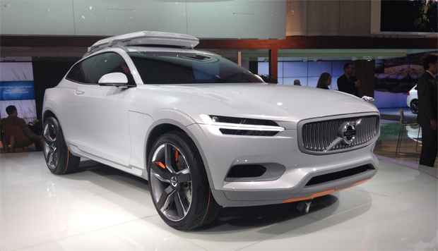 VOLVO XC CONCEPT
E a Volvo segue com os conceitos que nos deixam com água na boca em relação ao que está por vir. O XC Coupé Concept antecipa linhas do próximo XC90. Que chegue logo! (Marcus Celestino/EM/D.A. Press ) VOLVO XC CONCEPT
E a Volvo segue com os conceitos que nos deixam com água na boca em relação ao que está por vir. O XC Coupé Concept antecipa linhas do próximo XC90. Que chegue logo! (Marcus Celestino/EM/D.A. Press )