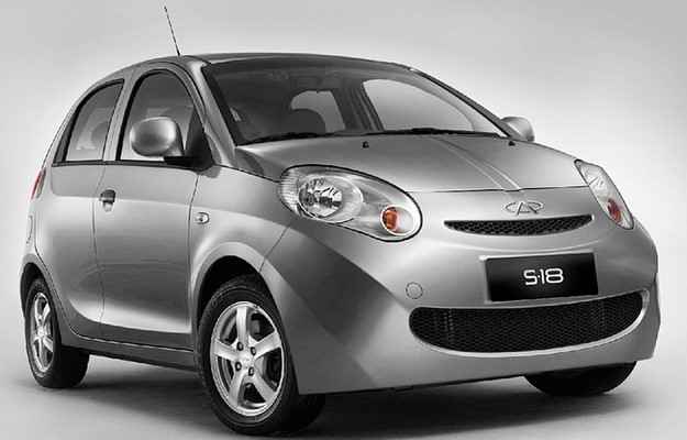 Compacto S-18 foi o primeiro carro flex chinês a ser vendido no Brasil (Fotos: Chery/divulgação) Compacto S-18 foi o primeiro carro flex chinês a ser vendido no Brasil (Fotos: Chery/divulgação)