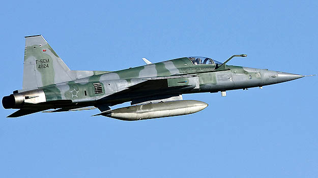 FAB usou um caça F-5 para interceptar o avião americano (FAB/Divulgação) FAB usou um caça F-5 para interceptar o avião americano (FAB/Divulgação)