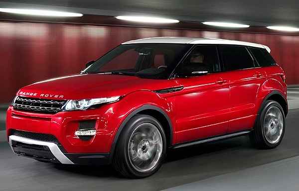 Motor do veículo ainda é o 2.0 de quatro cilindros com 240 cv de potência (Land Rover/divulgação) Motor do veículo ainda é o 2.0 de quatro cilindros com 240 cv de potência (Land Rover/divulgação)