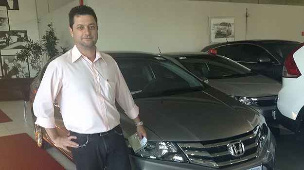 O administrador Marcos José Domiciliano leva Honda City adquirido na Banzai ( Marcus Celestino/EM/D.A. Press ) O administrador Marcos José Domiciliano leva Honda City adquirido na Banzai ( Marcus Celestino/EM/D.A. Press )