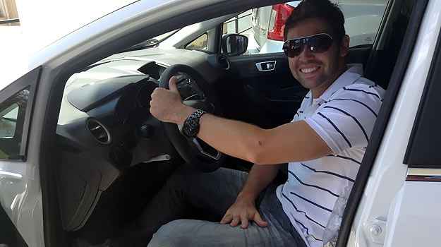 Alexandre Augusto compra New Fiesta 1.6, seu primeiro carro zero, na Pisa Ford ( Marcus Celestino/EM/D.A. Press ) Alexandre Augusto compra New Fiesta 1.6, seu primeiro carro zero, na Pisa Ford ( Marcus Celestino/EM/D.A. Press )
