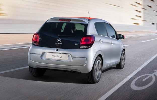 Com apenas 840 kg, o C1 pode ser personalizado com oito cores diferentes (Citroën/divulgação) Com apenas 840 kg, o C1 pode ser personalizado com oito cores diferentes (Citroën/divulgação)